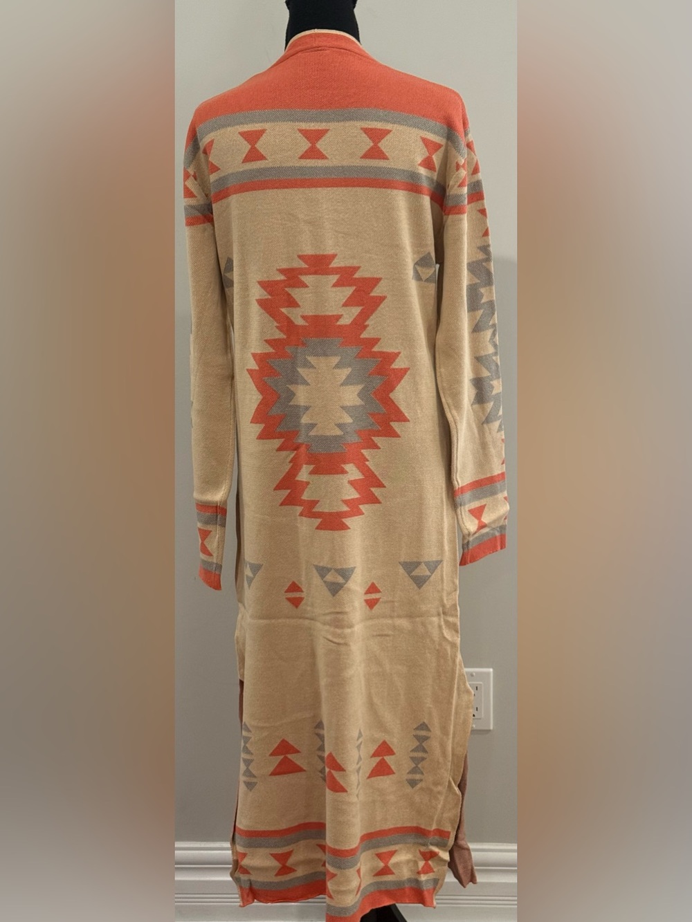 New Like Love XL Long Open-Front Aztec Cardigan Sweater in Beige and Coral 817 - Picture 4 of 9